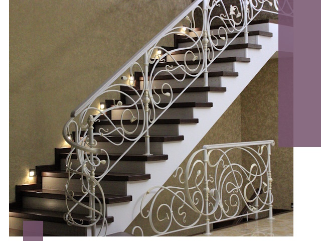 Кованые лестницы под ключ в Реже — изготовление и монтаж