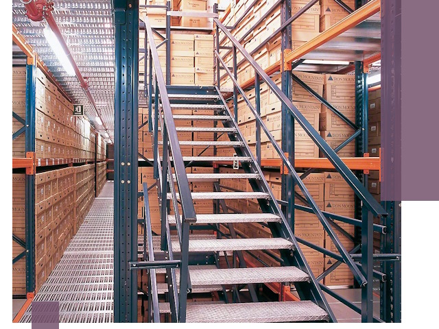 Лестницы складские прочные и безопасные под ключ в Реже