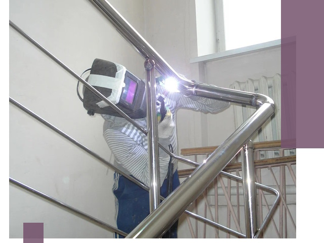 Монтаж перил и ограждений качественно в Реже