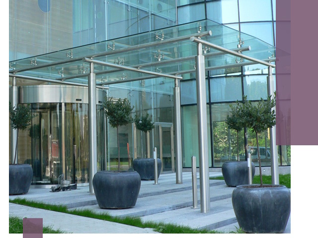 Навесы из стекла на заказ в Реже — монтаж и установка