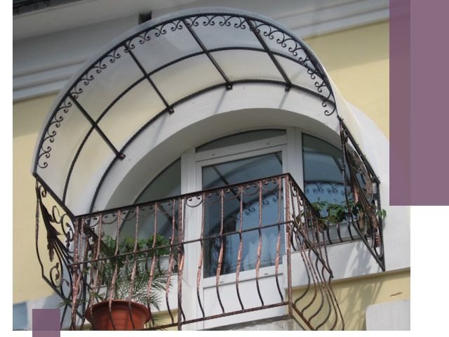 Козырьки над балконом в Реже — изготовление и монтаж