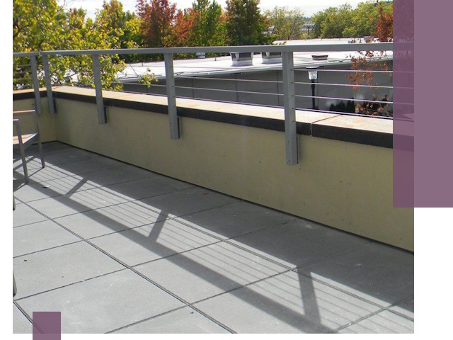 Металлические парапеты под ключ в Реже: монтаж и изготовление